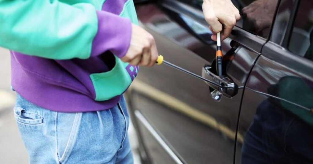 How Much Does a Locksmith Charge to Unlock a Car?